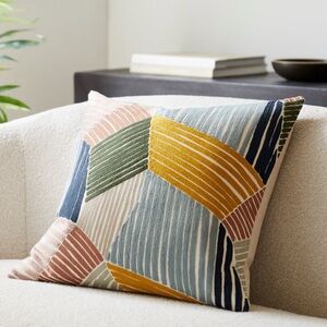 NEW West Elm Pillow Cover - Crewel Curving Lines Pillow
Cover 20x20” NWOT